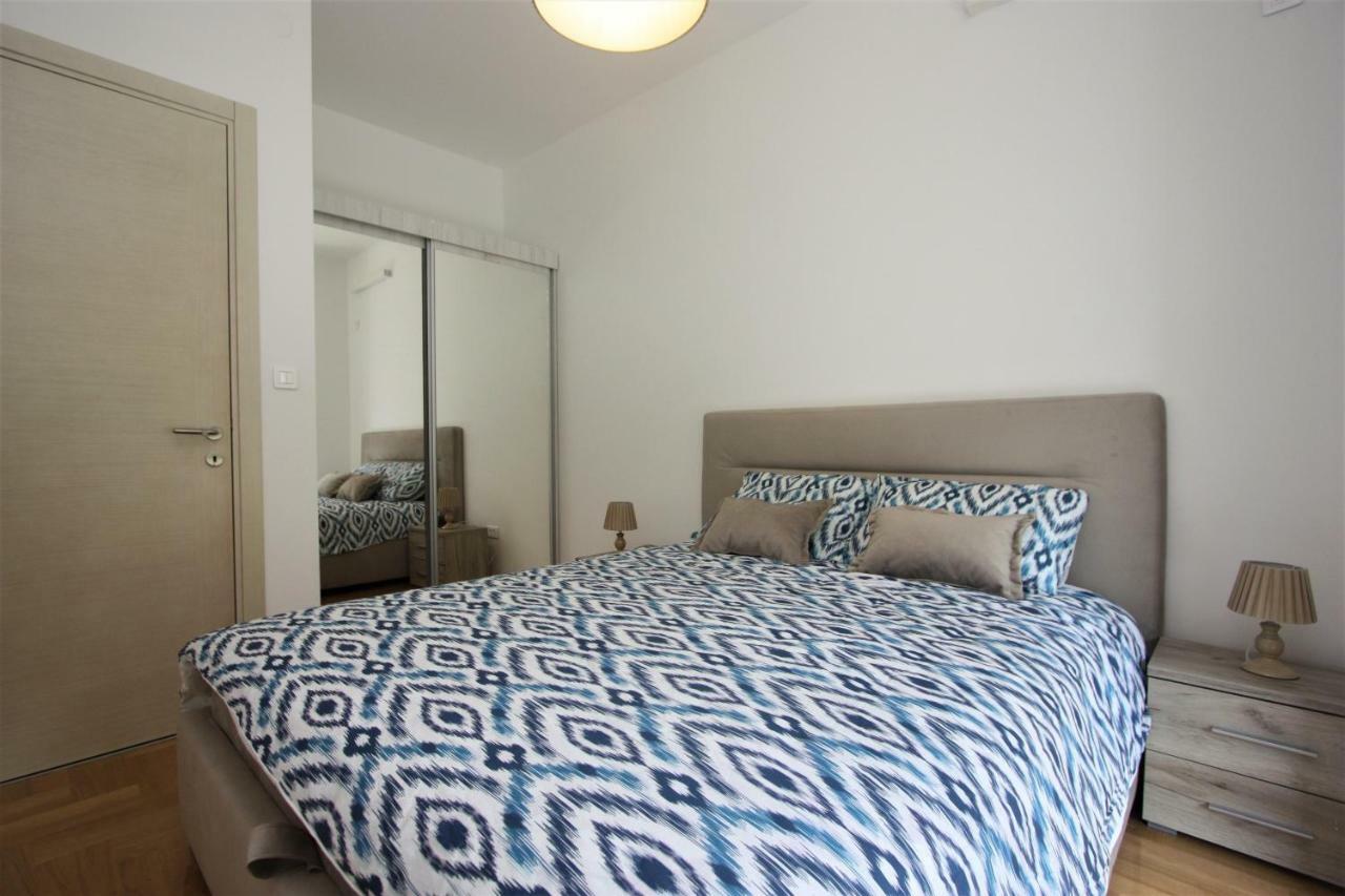 Luxury 1 Bedroom Apartment With Cozy Garden D2-2 In Morinj Котор Екстериор снимка